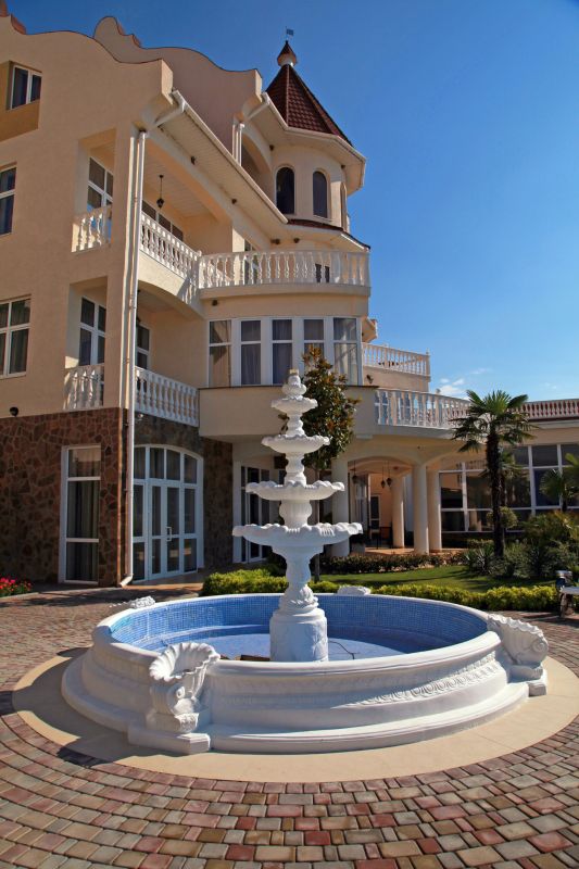 Elegant Fountain Design